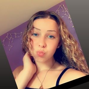 Meet your Posher, Brooke